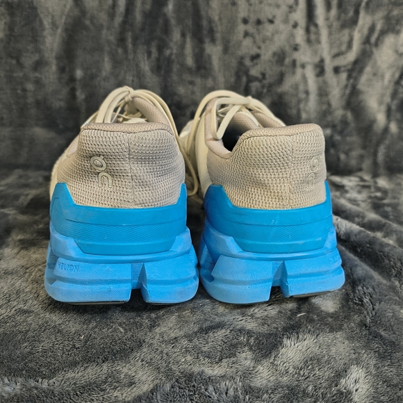 On Running Cloudflyer Men's Athletic Shoes in White and Blue - Picture 4 of 7